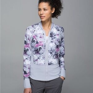 Lululemon If You're Lucky Jacket
Moody Mirage White Deep Navy / Silver Fox